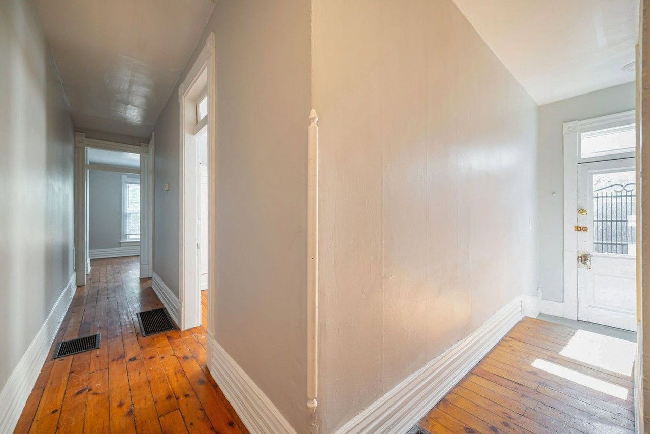 247 1/2 W 3rd Ave - Photo 5 of 10