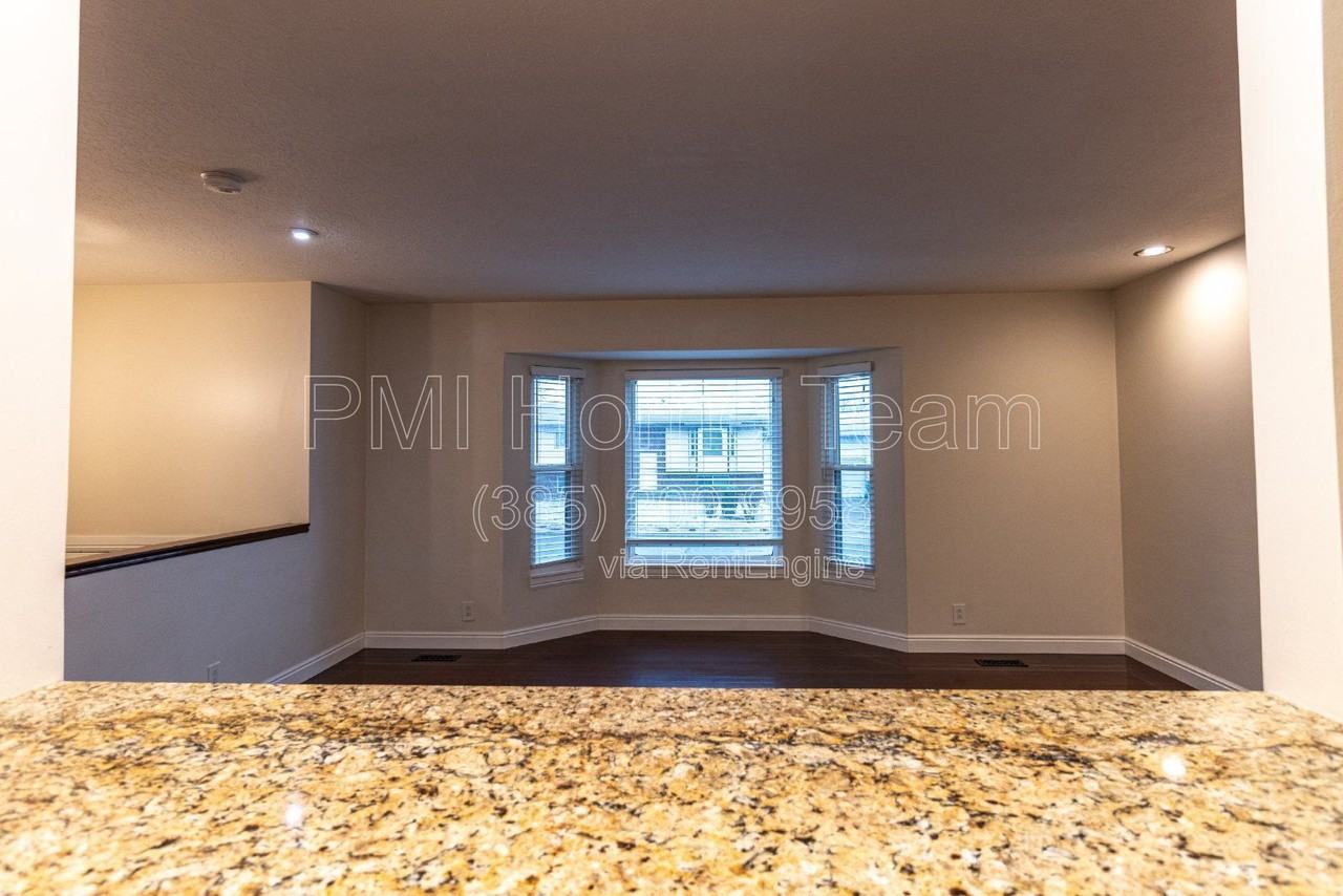 2205 N 1100 W - Photo 6 of 28