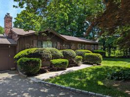 featured image of 1040 Daniels Farm Rd