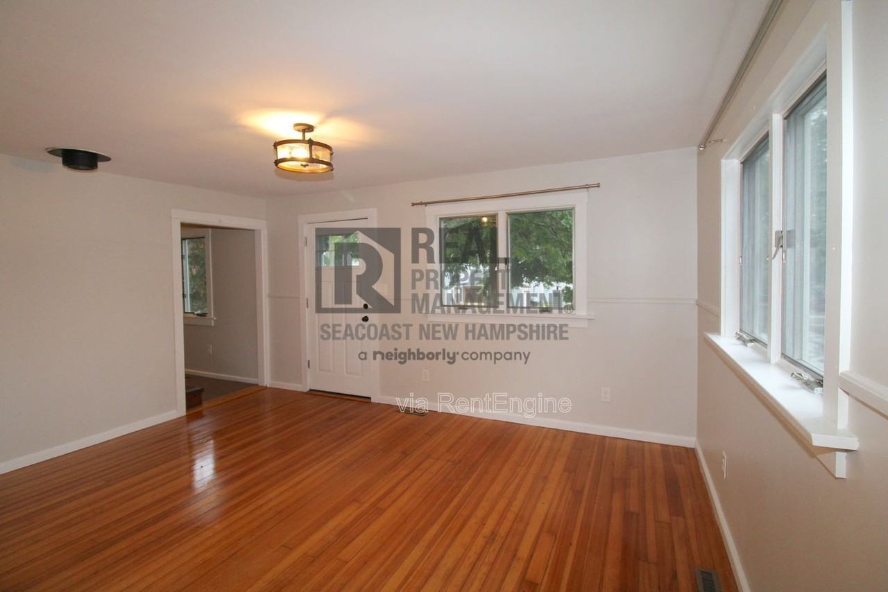 139 Philbrick Ave - Photo 5 of 33