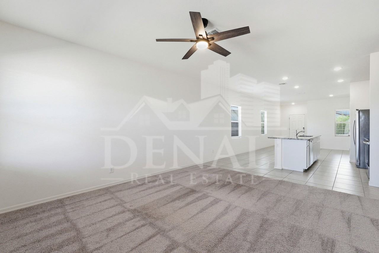 10941 N 165th Ave - Photo 4 of 30