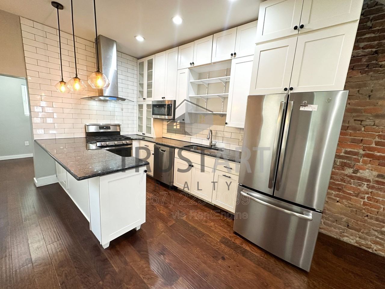2406 E Allegheny Ave - Photo 2 of 23