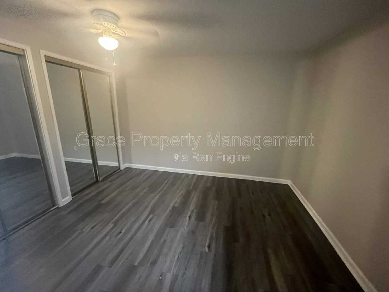 3944 Turnpike Dr #5 - Photo 7 of 10