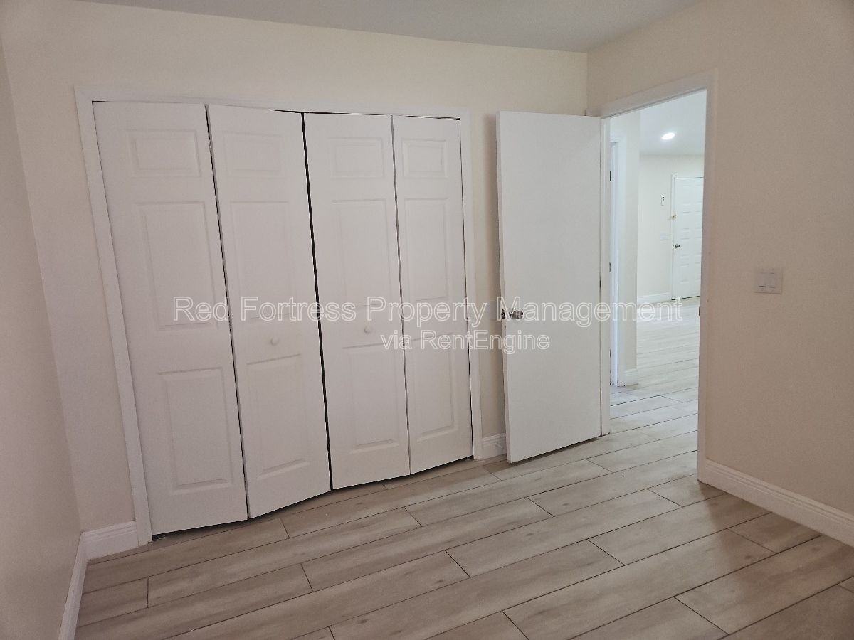 1420 Se 19th St - Photo 6 of 10