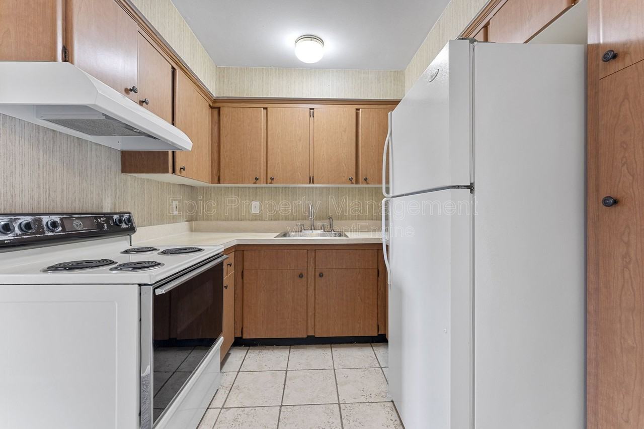 426 Oak St #446-7 - Photo 3 of 10