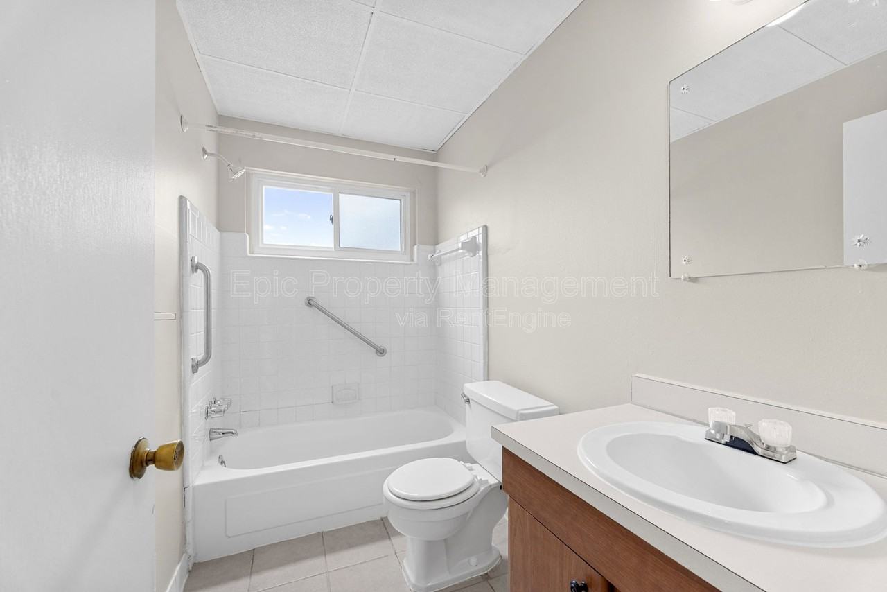 426 Oak St #446-7 - Photo 5 of 10