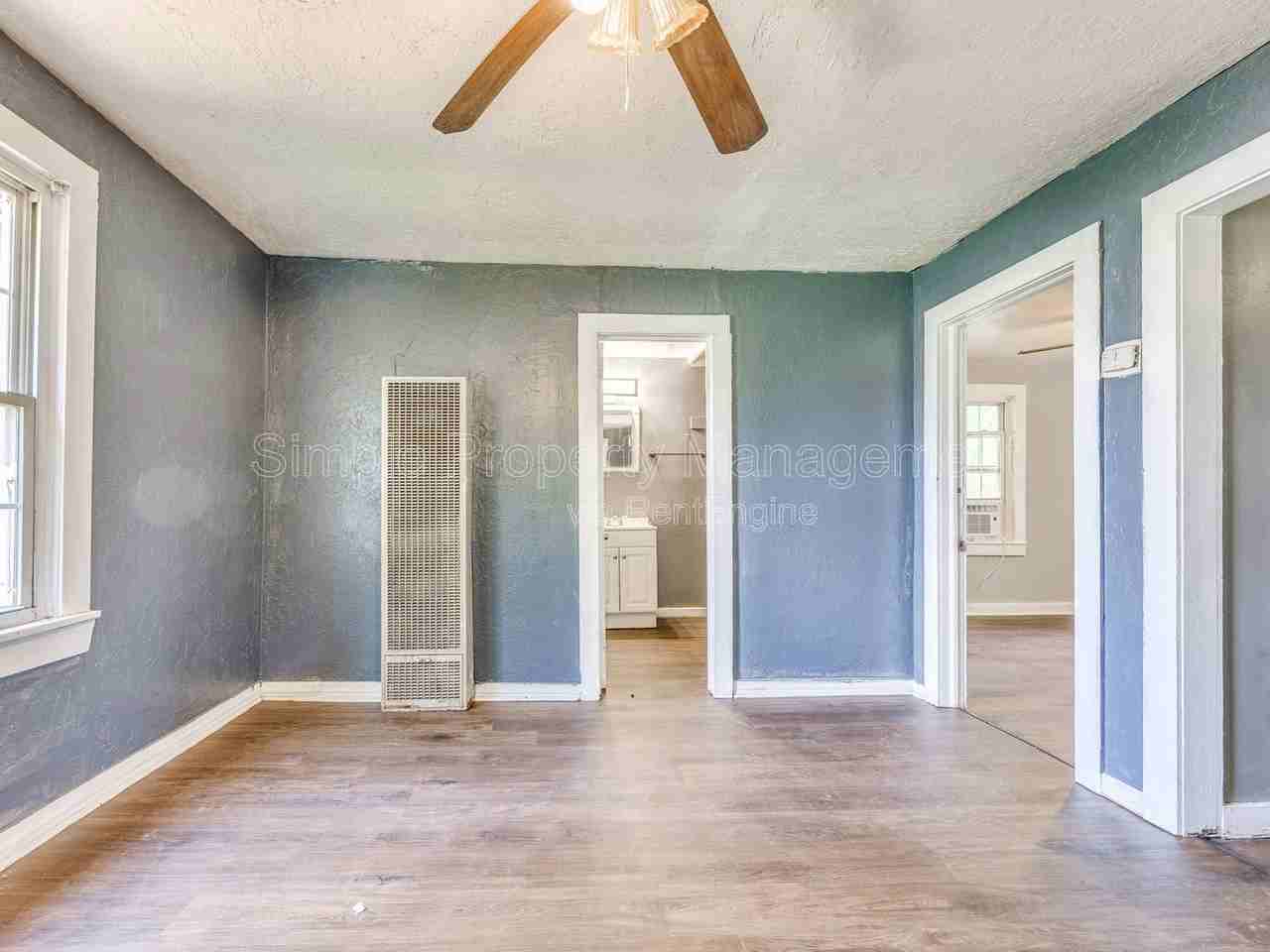 1524 1/2 Sw Binkley St - Photo 3 of 12
