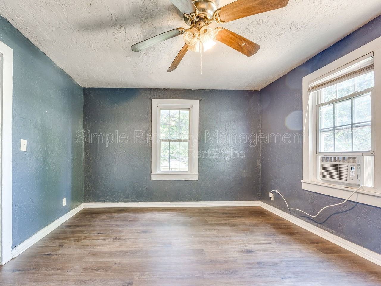 1524 1/2 Sw Binkley St - Photo 4 of 12