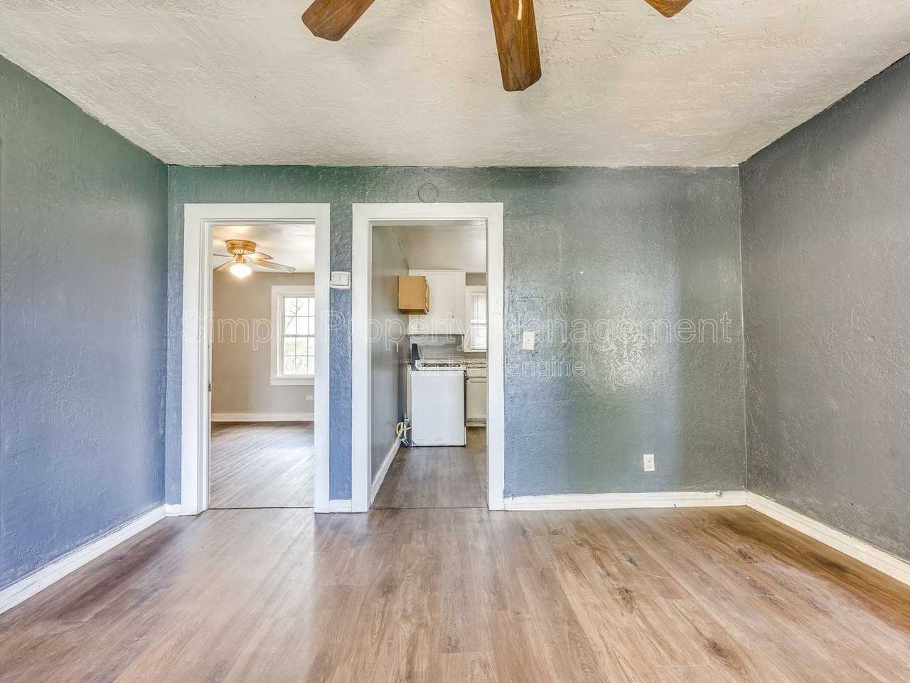 1524 1/2 Sw Binkley St - Photo 5 of 12