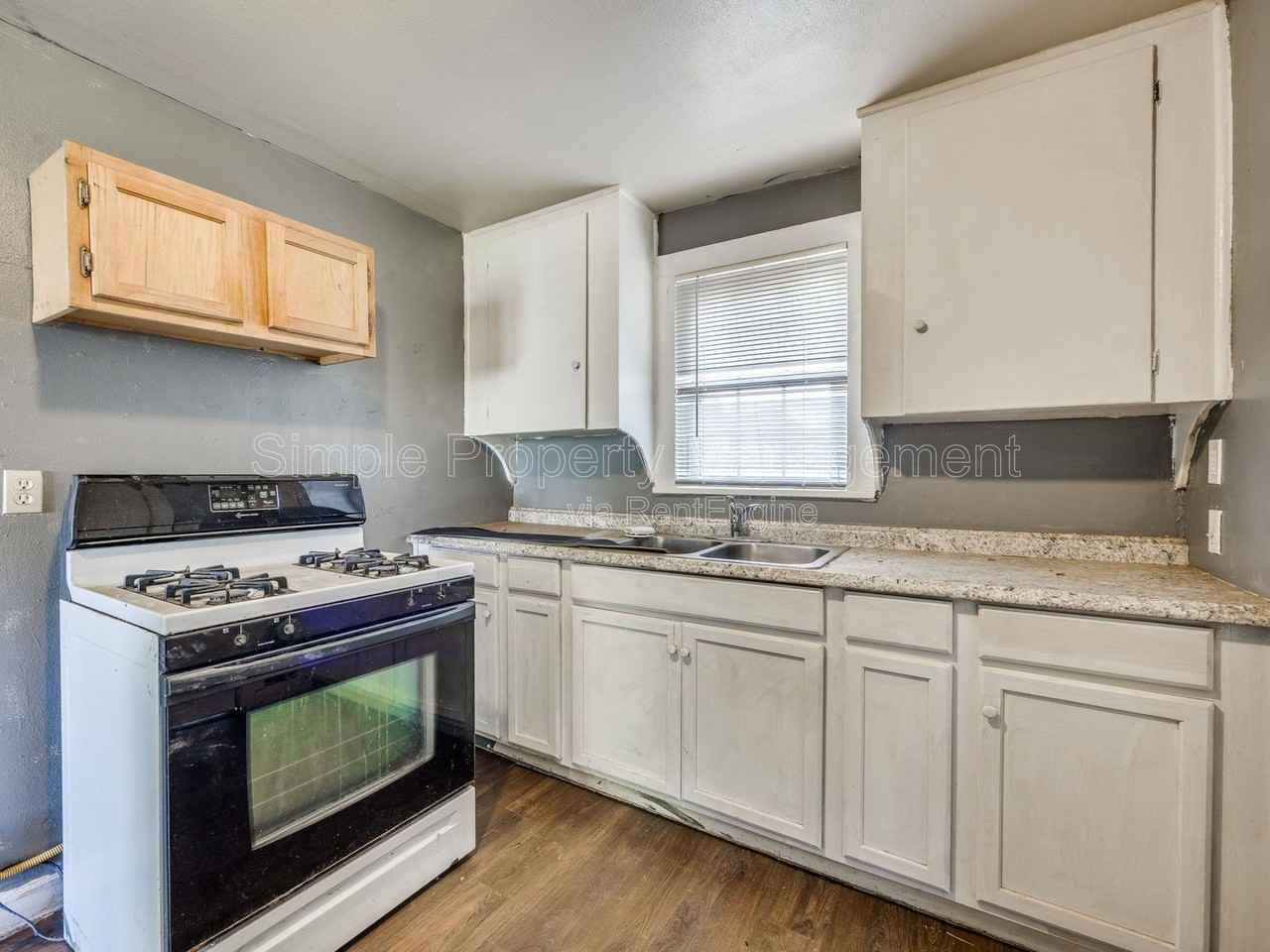 1524 1/2 Sw Binkley St - Photo 6 of 12