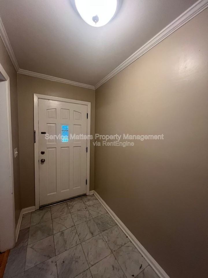 1401 E 34th St - Photo 3 of 45