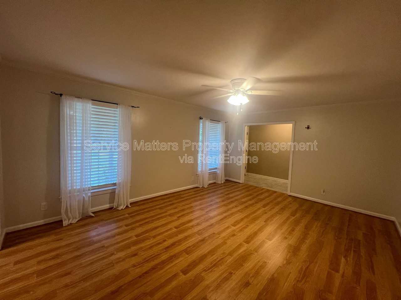1401 E 34th St - Photo 5 of 45