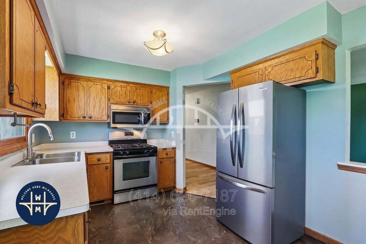 3559 S 33rd St - Photo 5 of 16