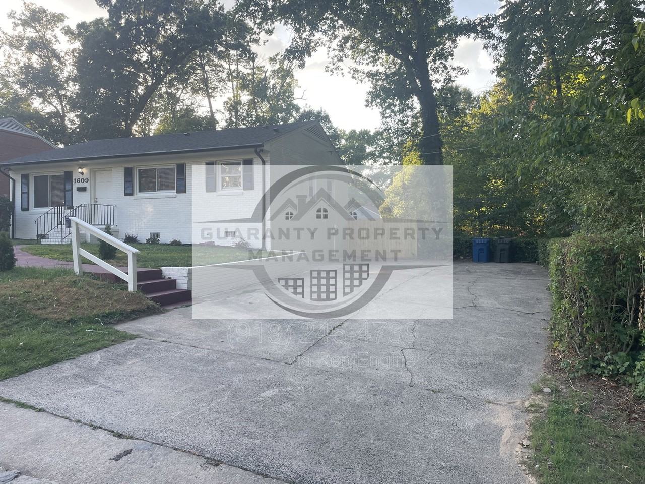 1609 Juniper St - Photo 2 of 11