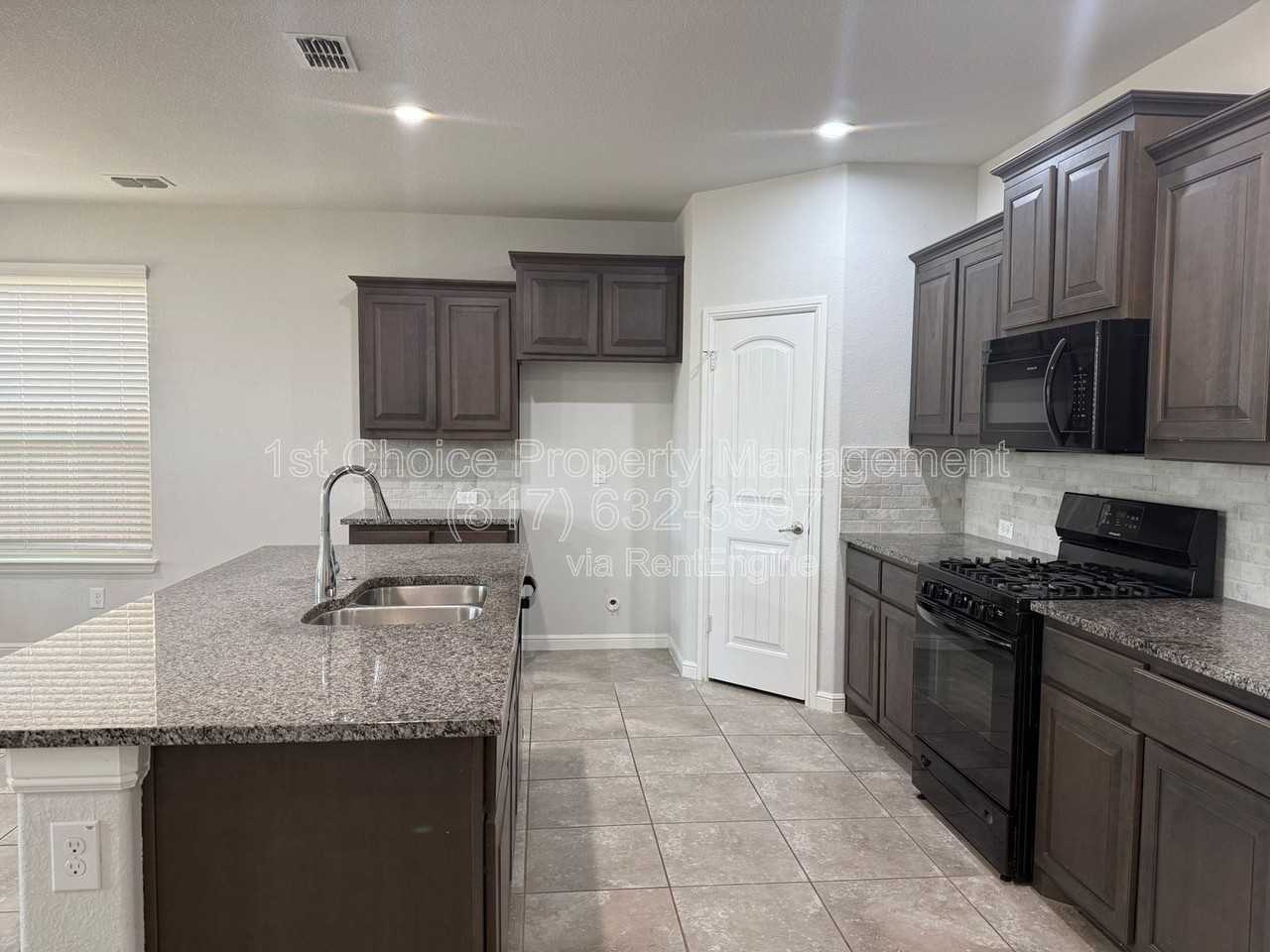 4928 Sugarcane Ln - Photo 2 of 6