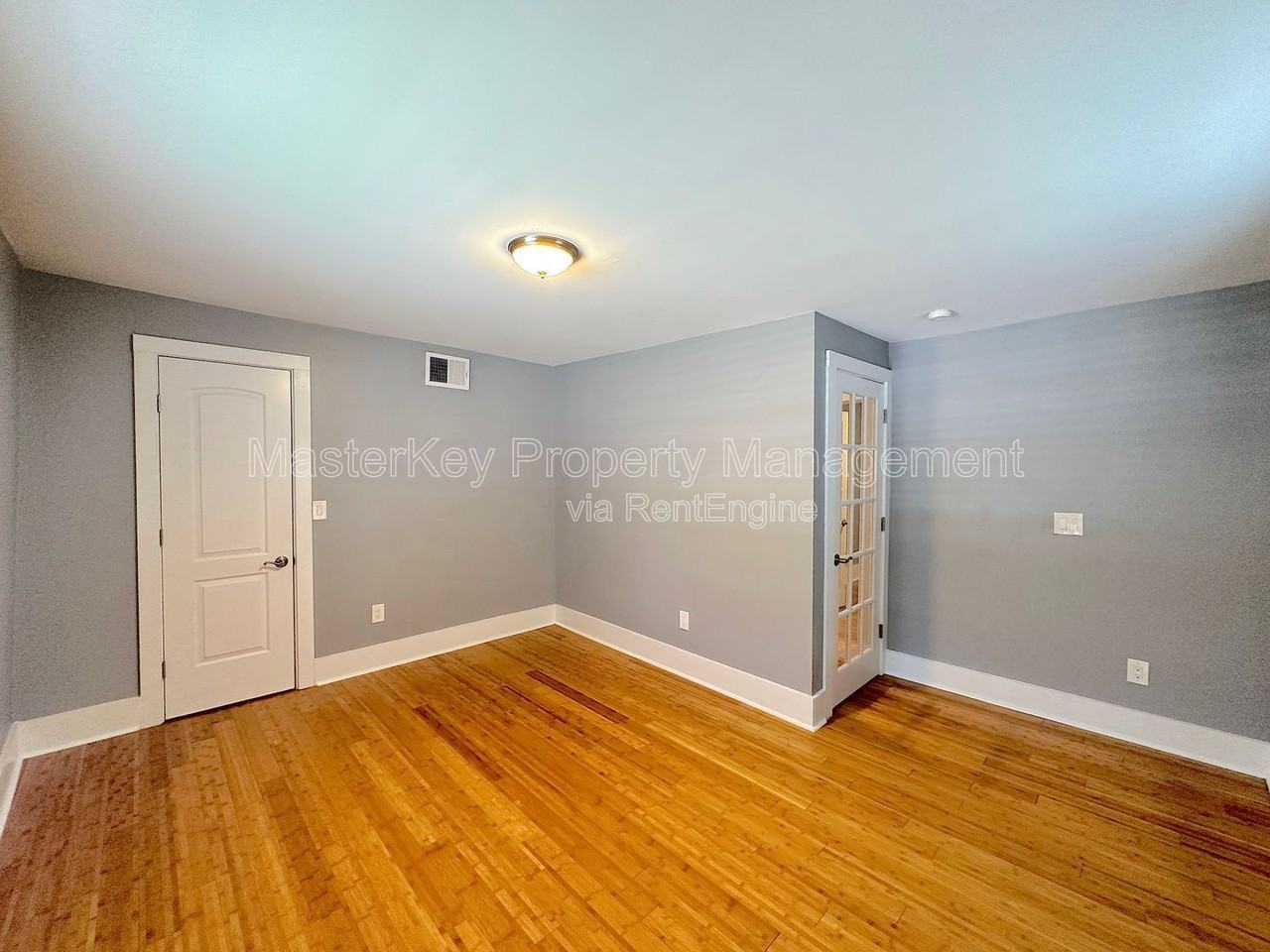 212 S State St - Photo 7 of 14