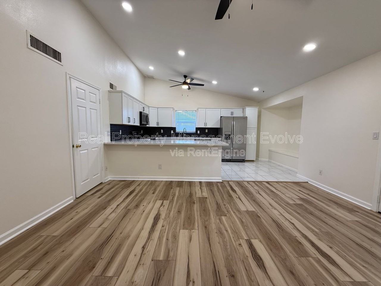 6502 E Grandview Dr - Photo 5 of 38