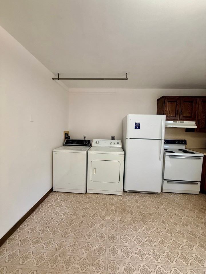 239 N Plum St #5 - Photo 3 of 13