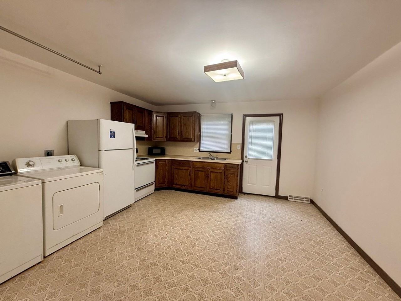 239 N Plum St #5 - Photo 4 of 13