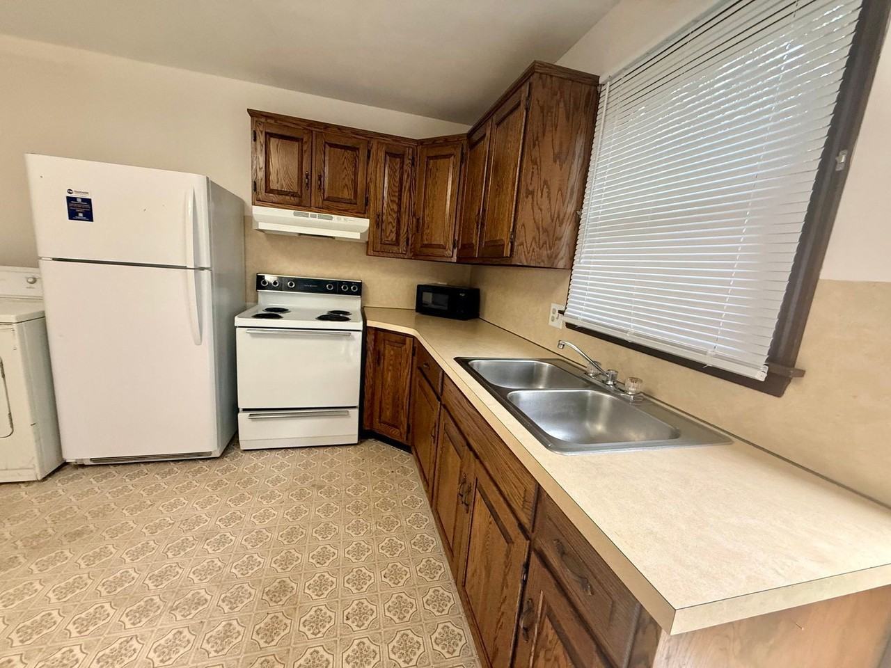239 N Plum St #5 - Photo 5 of 13