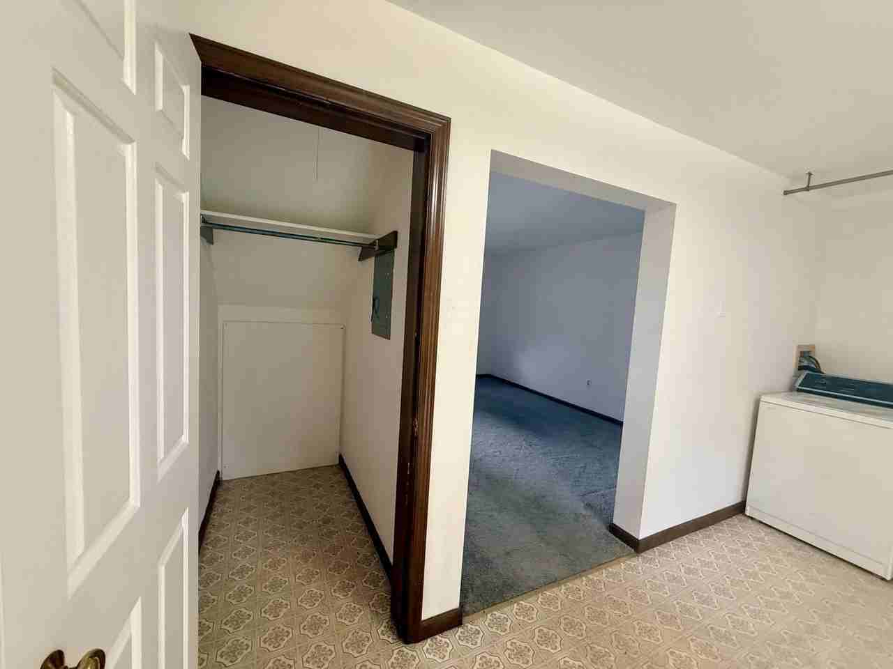 239 N Plum St #5 - Photo 6 of 13