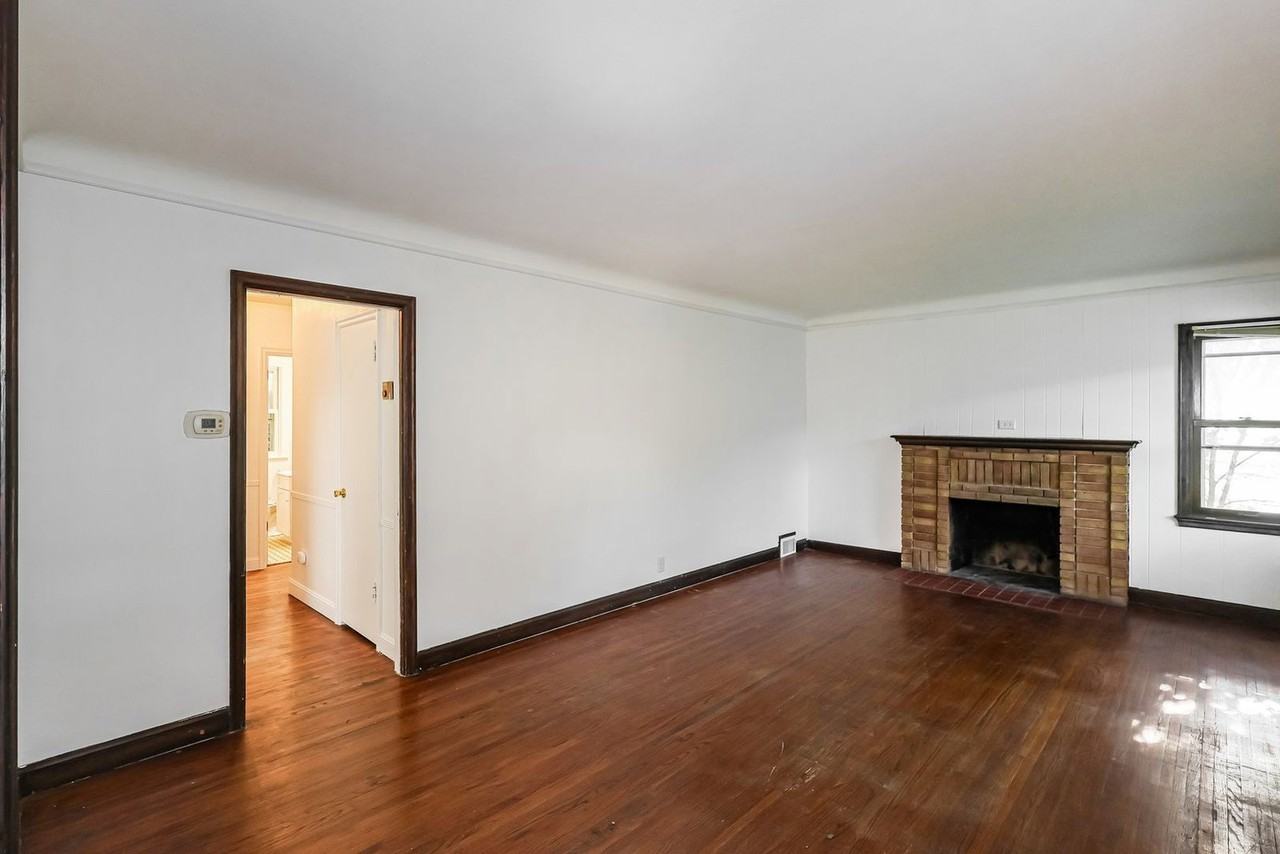 1201 E 54th St - Photo 5 of 43