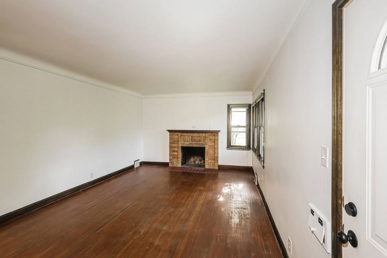 1201 E 54th St - Photo 7 of 43