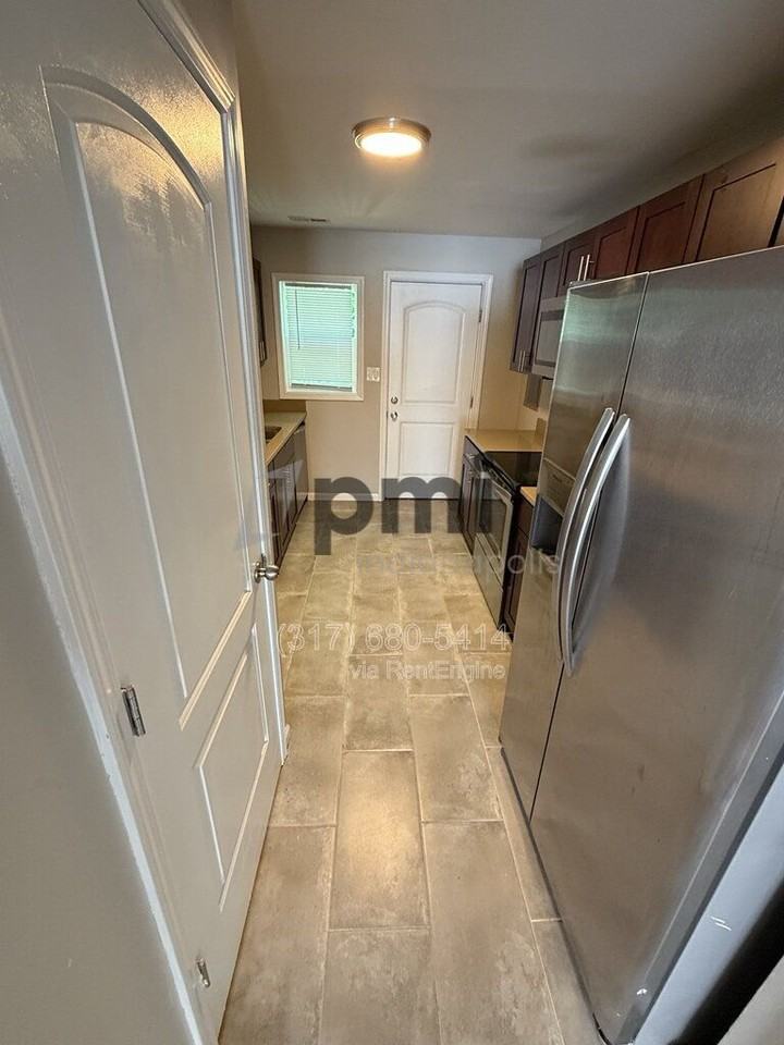 14992 Allisonville Rd - Photo 7 of 27