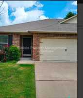 featured image of 927 W Prairie Wind Way