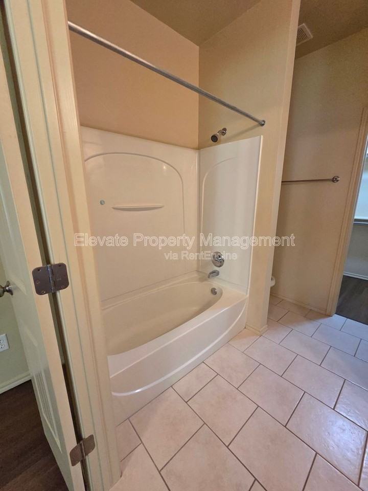927 W Prairie Wind Way - Photo 7 of 12