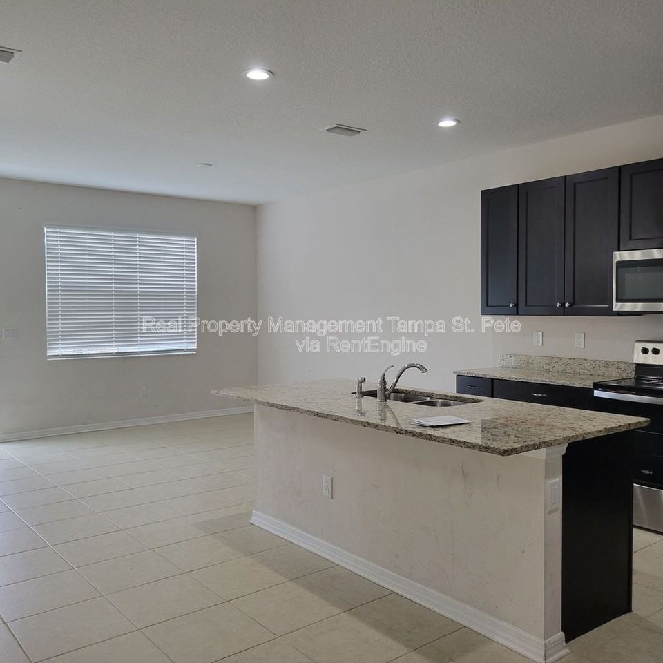 6409 Tillandsia Pl #6409 - Photo 3 of 33