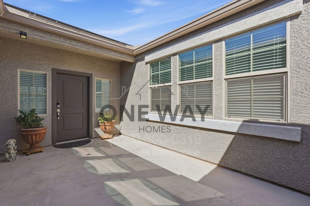 30558 W Clarendon Ave - Photo 4 of 43