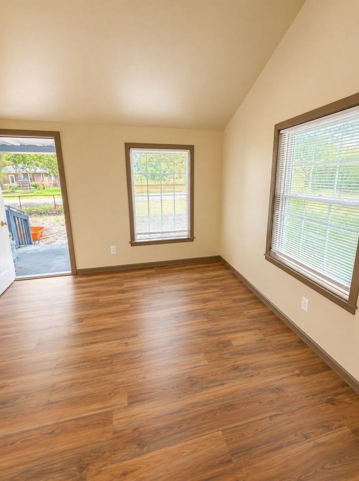 5867 Althea Ave - Photo 5 of 26