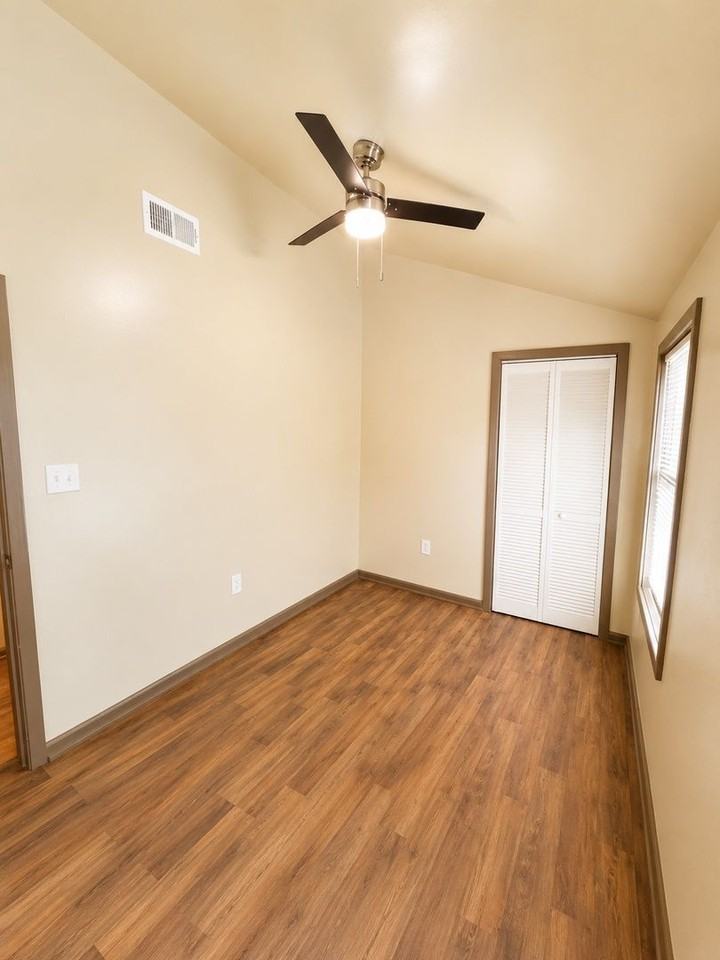 5867 Althea Ave - Photo 6 of 26