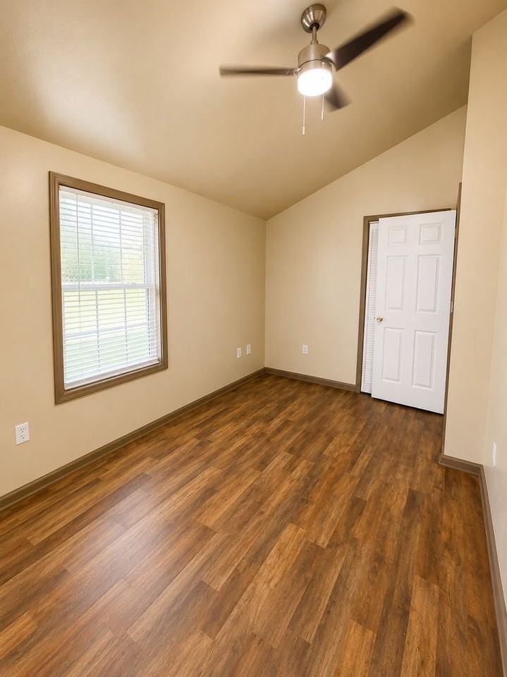5867 Althea Ave - Photo 7 of 26