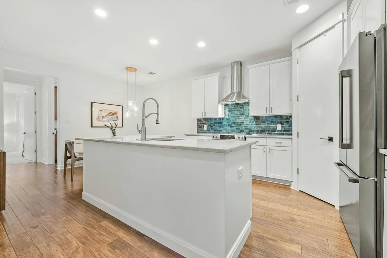 3118 Corbin Ln - Photo 4 of 30