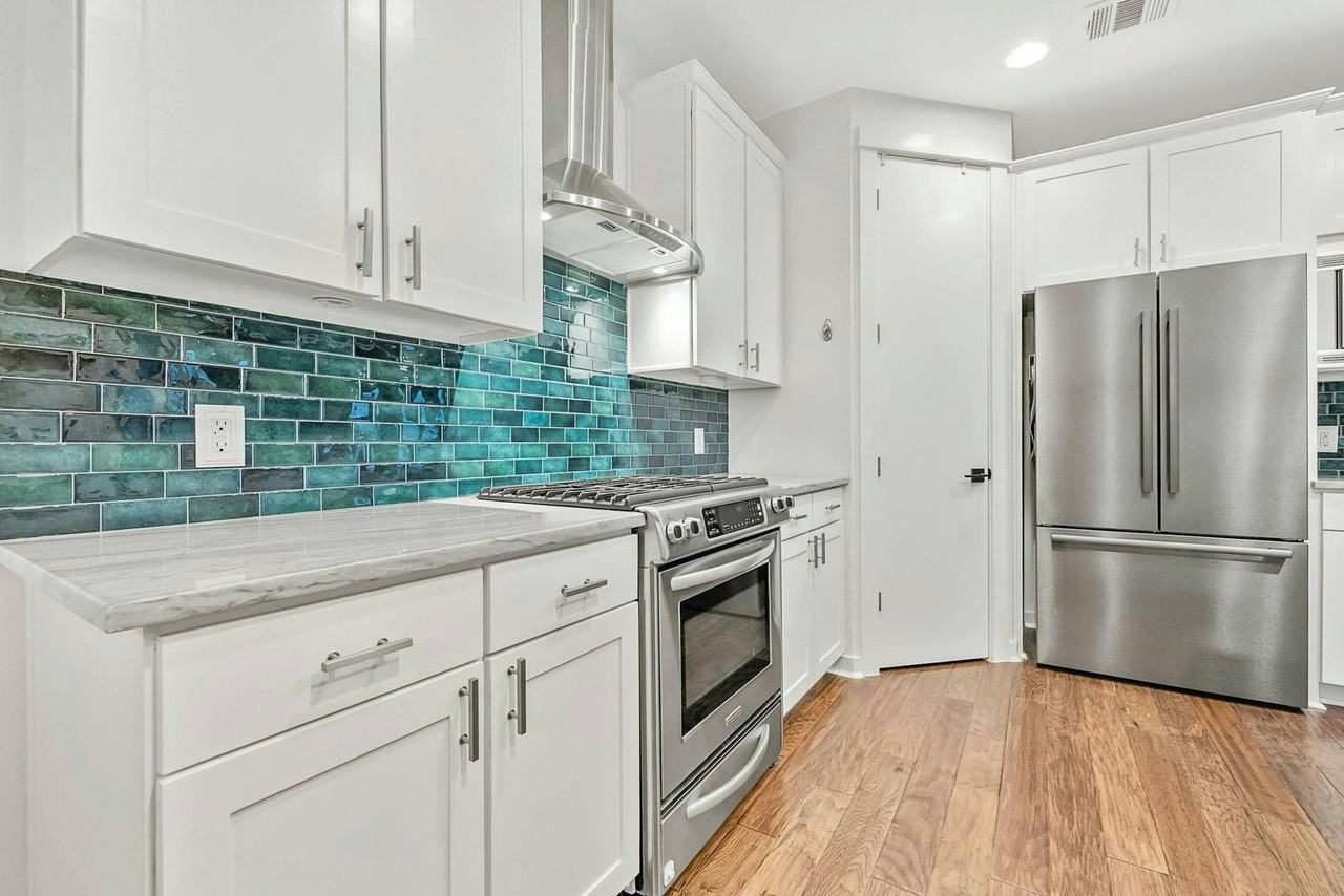 3118 Corbin Ln - Photo 7 of 30