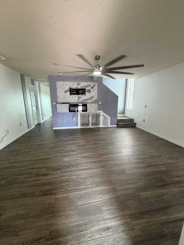 218 Ronaldale Ave - Photo 3 of 48