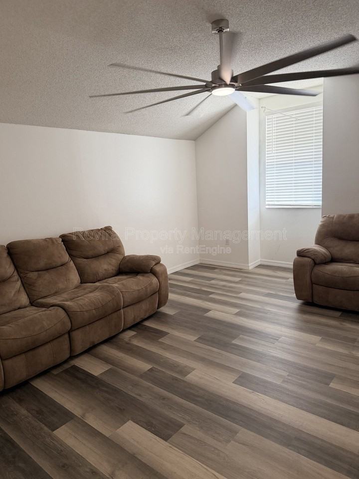 218 Ronaldale Ave - Photo 7 of 48