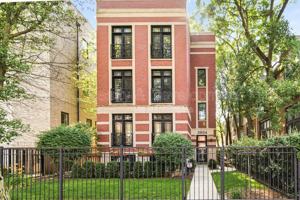 featured image of 3934 N Janssen Ave #4