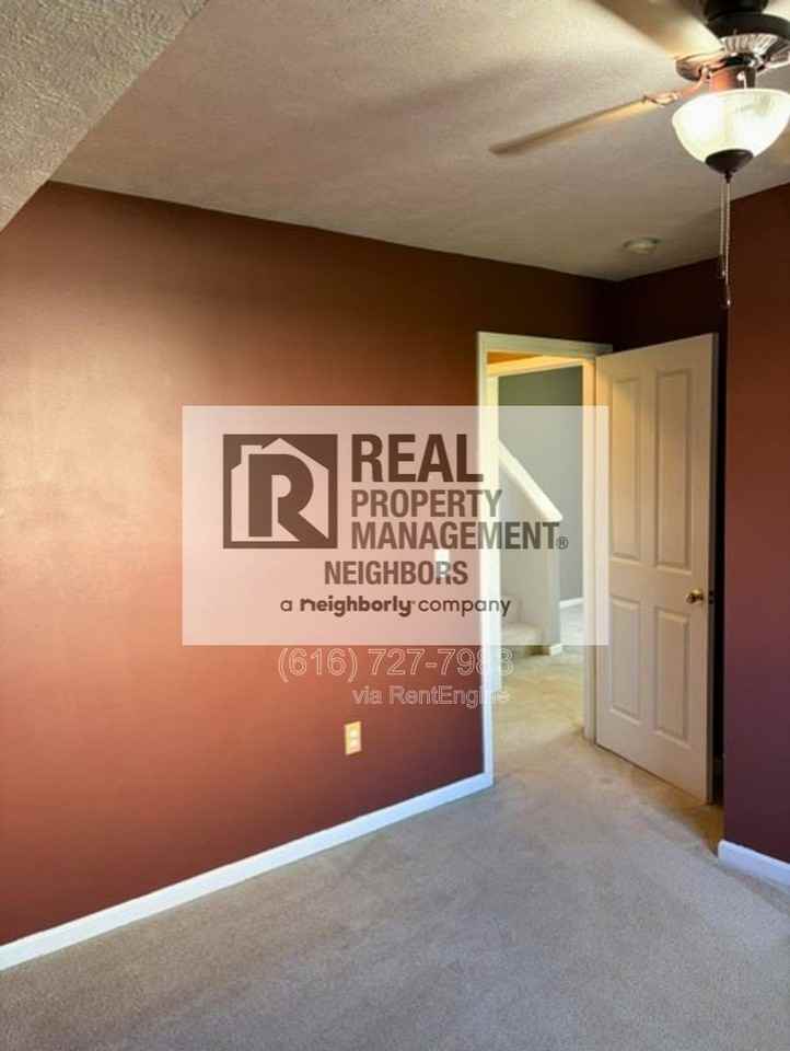 1636 Northbend Dr Ne - Photo 7 of 38