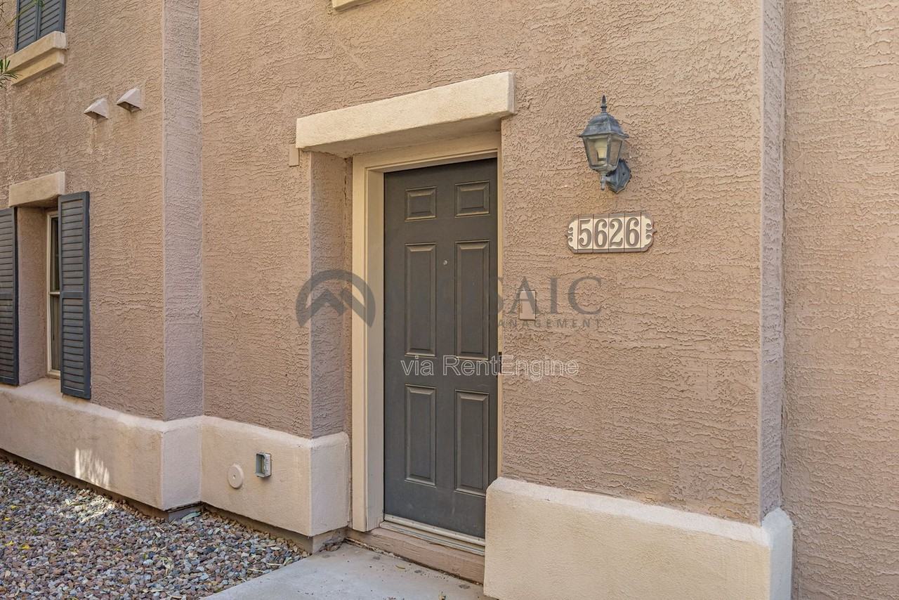 5626 S 21st Pl - Photo 3 of 35