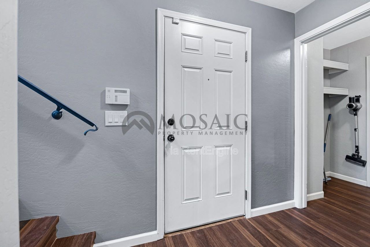 5626 S 21st Pl - Photo 6 of 35