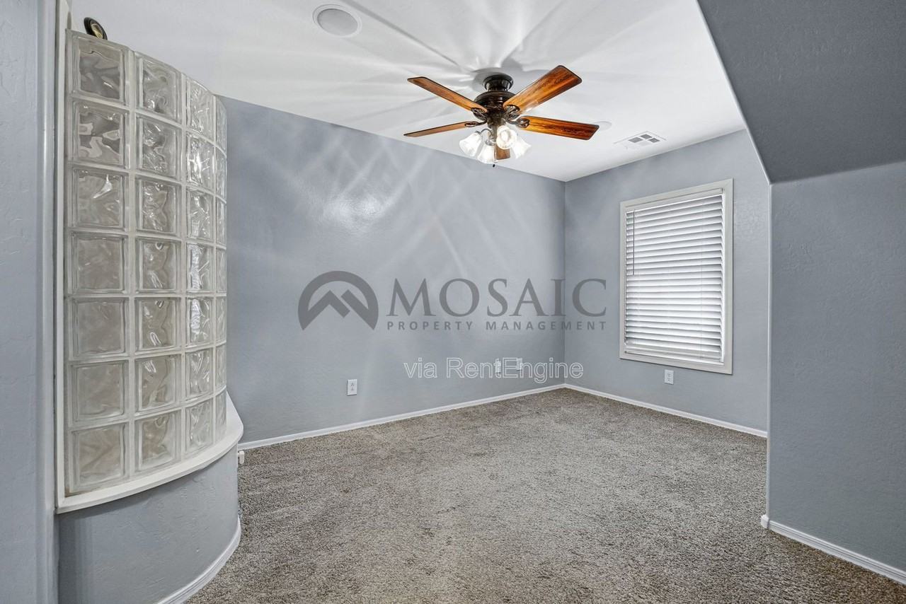 5626 S 21st Pl - Photo 7 of 35