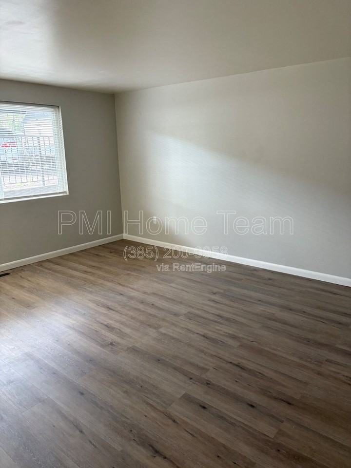 3476 Brinker Ave #8 - Photo 5 of 14