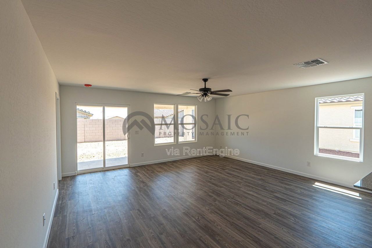 1445 E Jaycie Dr - Photo 4 of 20