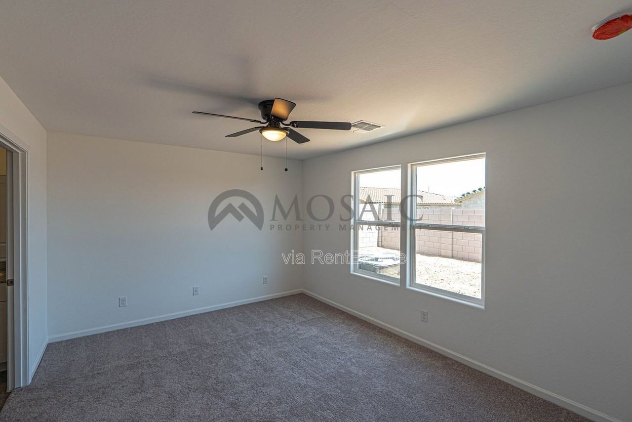 1445 E Jaycie Dr - Photo 6 of 20