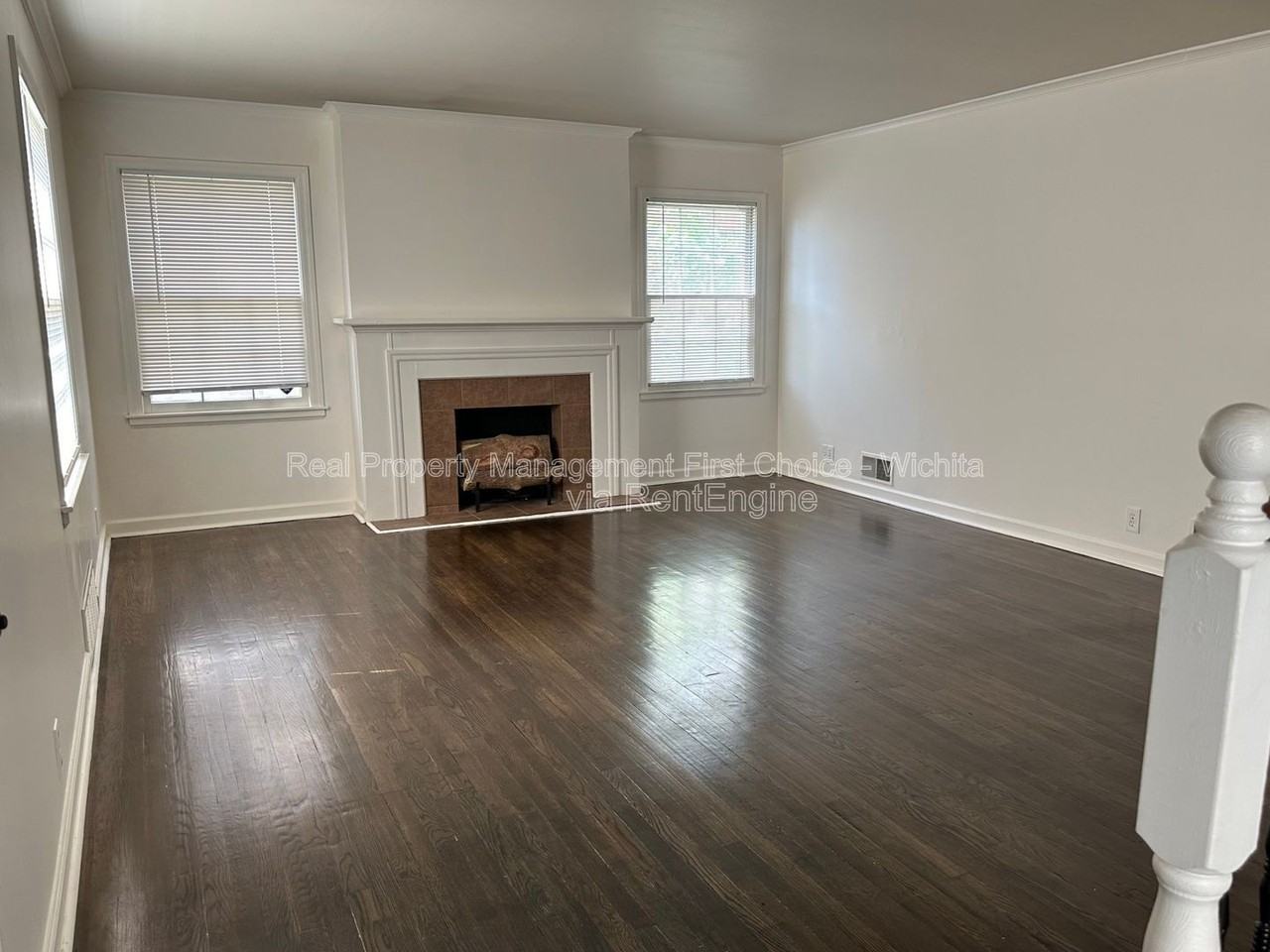 333 N Oliver Ave - Photo 2 of 24