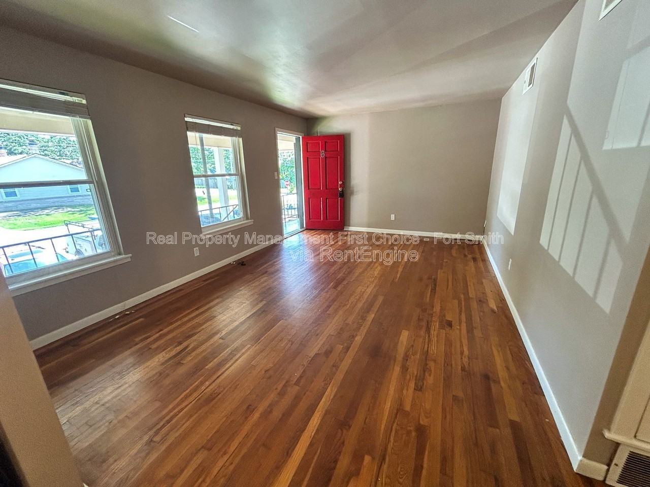 2301 S V St #6 - Photo 3 of 11