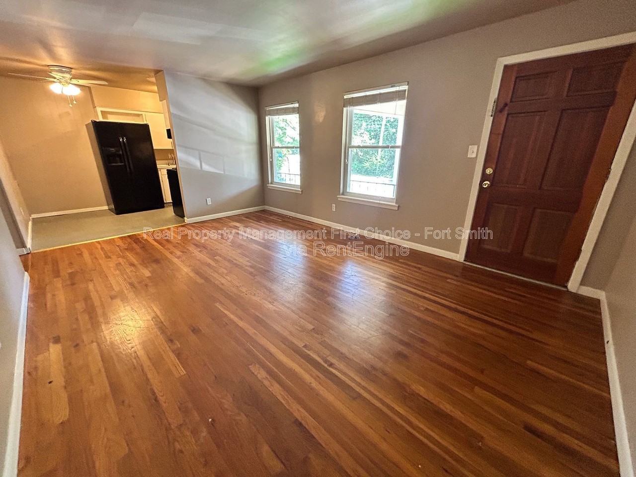 2301 S V St #6 - Photo 4 of 11